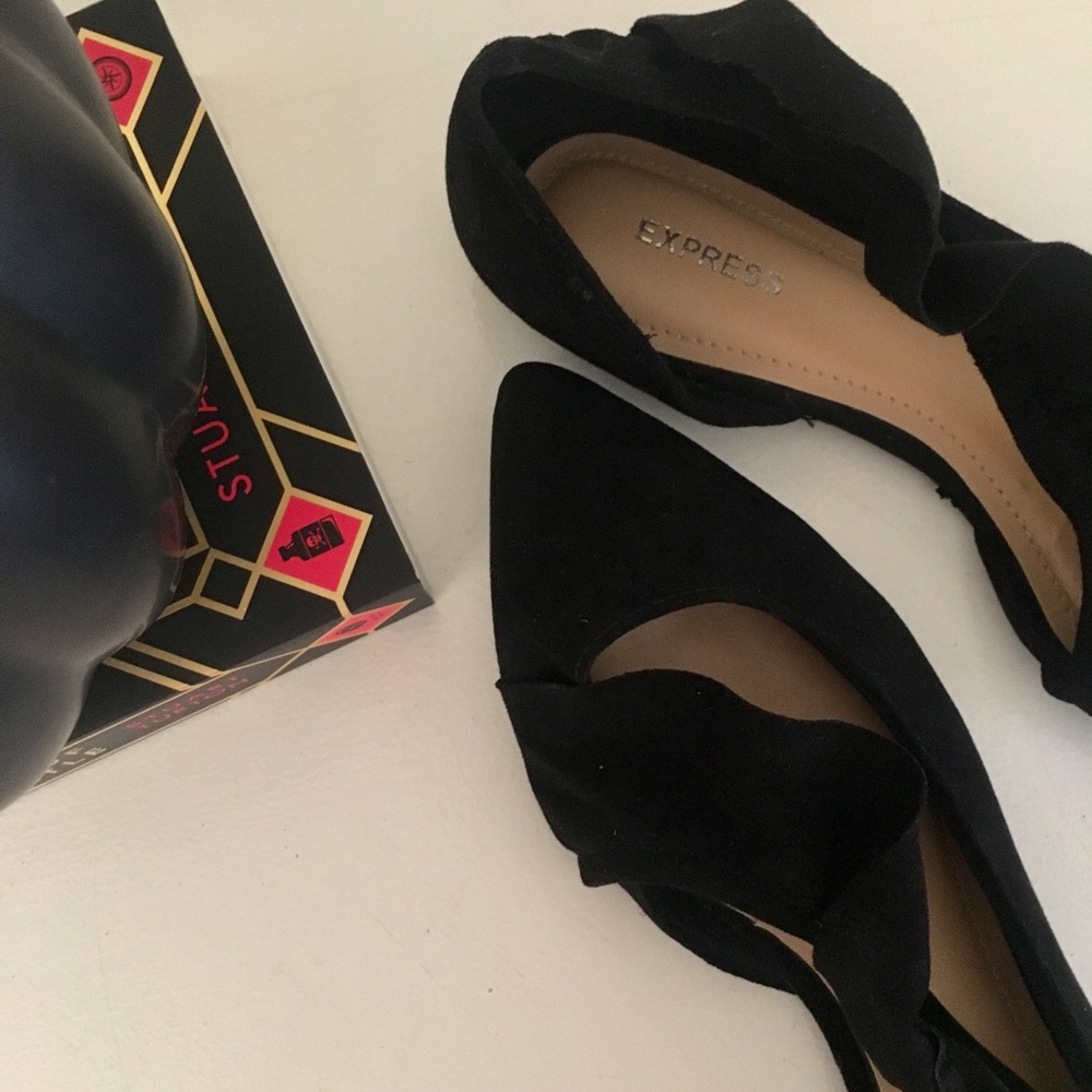 Express Ruffle Pointed Toe Flats - Picture 3 of 6